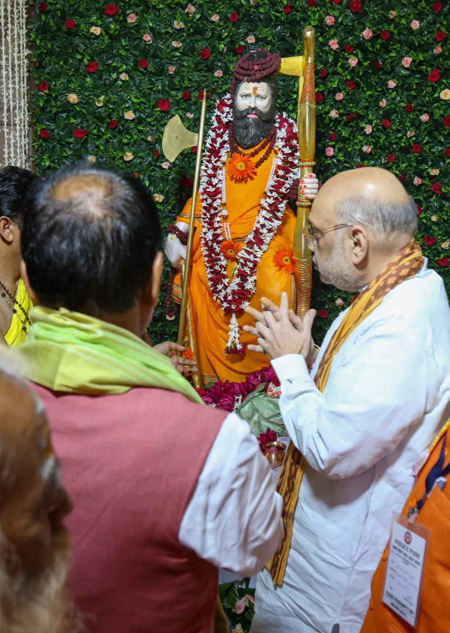 केन्द्रीय गृह मंत्री श्री शाह ने जानापाव में भगवान श्री परशुराम जी के दर्शन कर पूजा-अर्चना की
