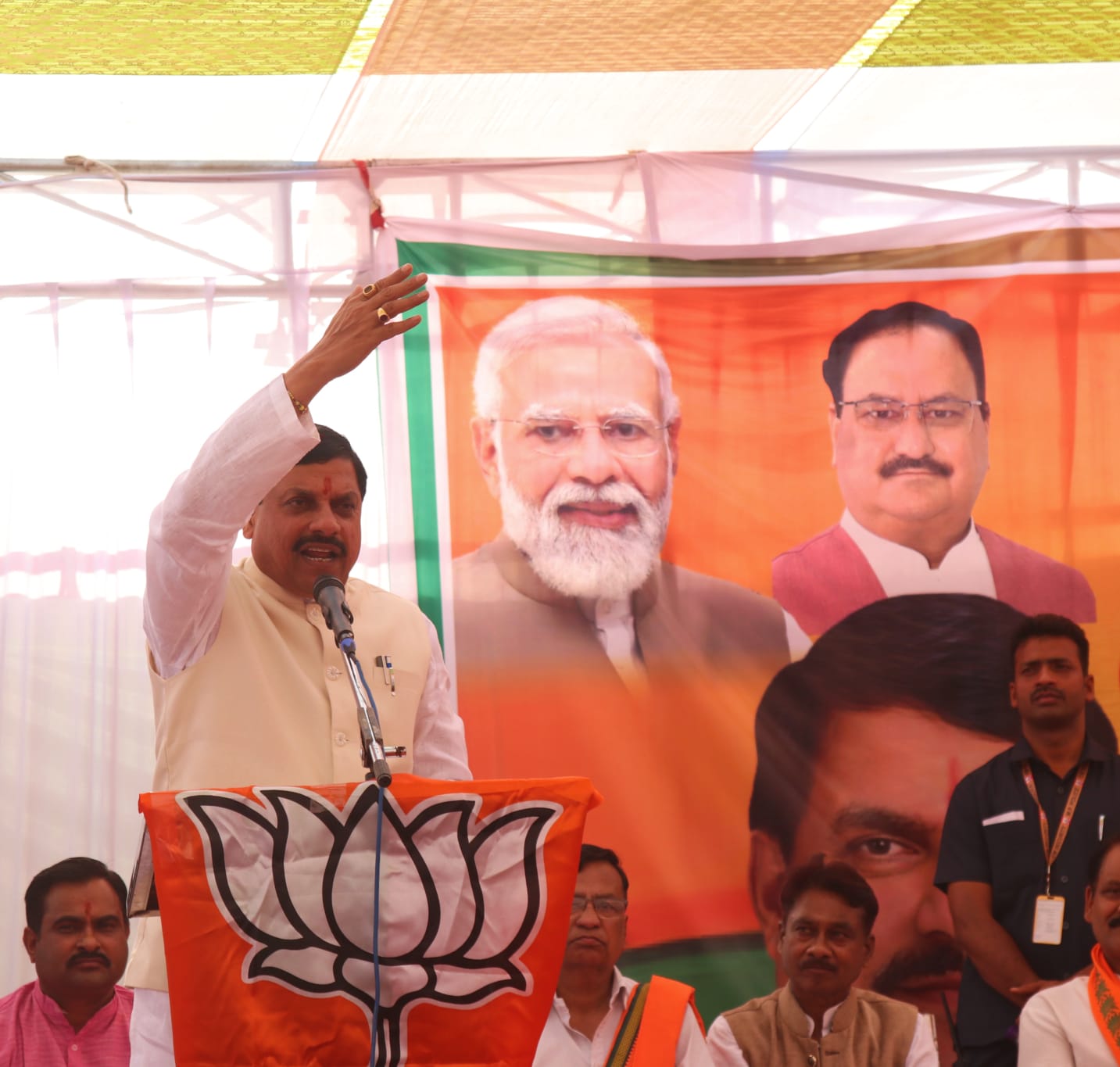 मुख्यमंत्री डॉ. मोहन यादव शुक्रवार को मंडला के बीजाडांडी में चुनावी जनसभा एवं क्षेत्रीय संगठन महामंत्री श्री अजय जामवाल ने विदिशा में विधानसभा चुनाव प्रबंधन समिति की बैठक 